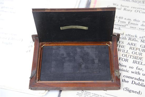 A Victorian mahogany plate camera, 9.5in.